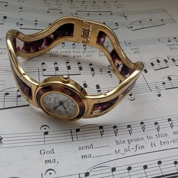 Geneva Gold Bangle Watch - Picture 14 of 14